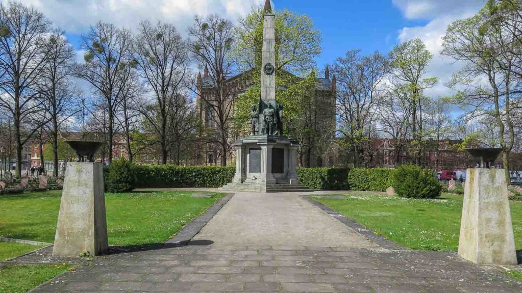 Sowjetischer Ehrenfriedhof Bassinplatz Kriegsgräberstätte in Potsdam