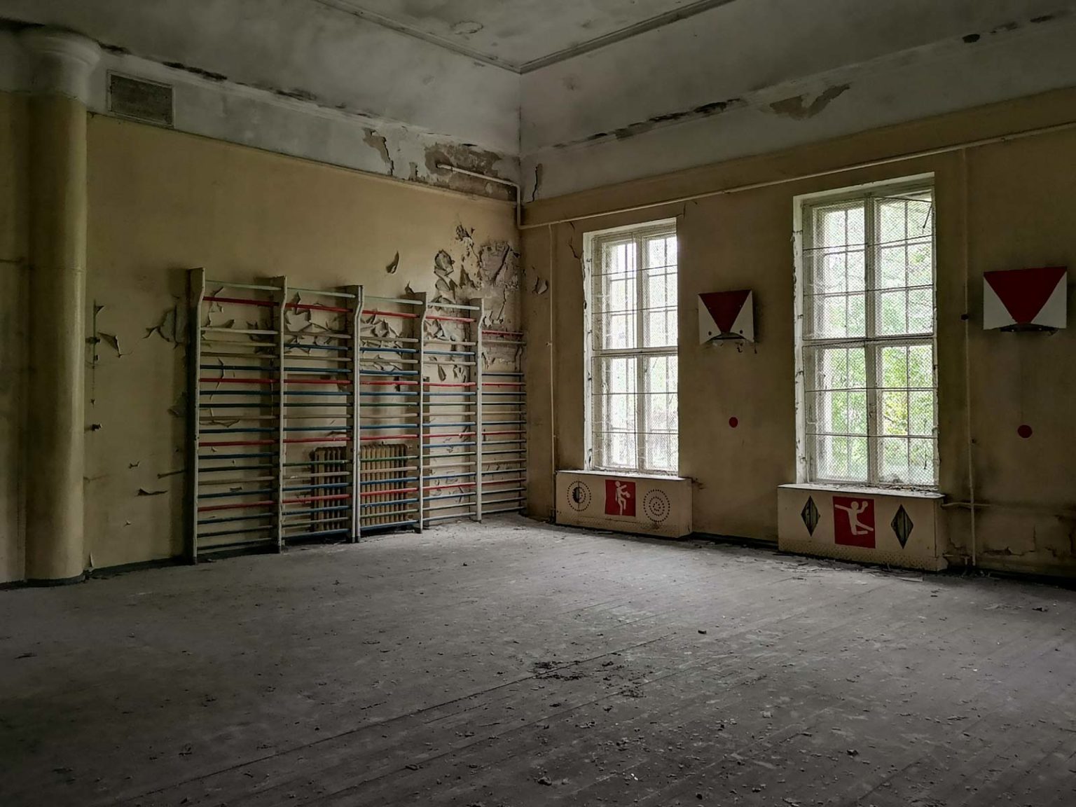 In Der Verlassenen Sowjetischen Schule 71 Lost Places Brandenburg