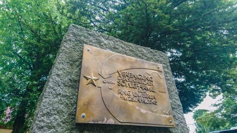 Gedenkstein im Zentrum von Ketzin (Havel), der an die Ringschließung um Berlin durch die Rote Armee 1945 erinnert © Berlins Taiga - Dein Ausflugsbegleiter in die sowjetische Geschichte