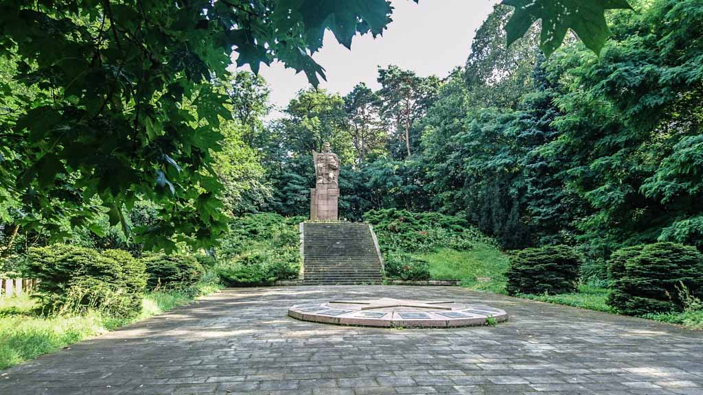 Sowjetischer Ehrenfriedhof in Müncheberg © Berlins Taiga - Dein Ausflugsführer in die sowjetische Geschichte