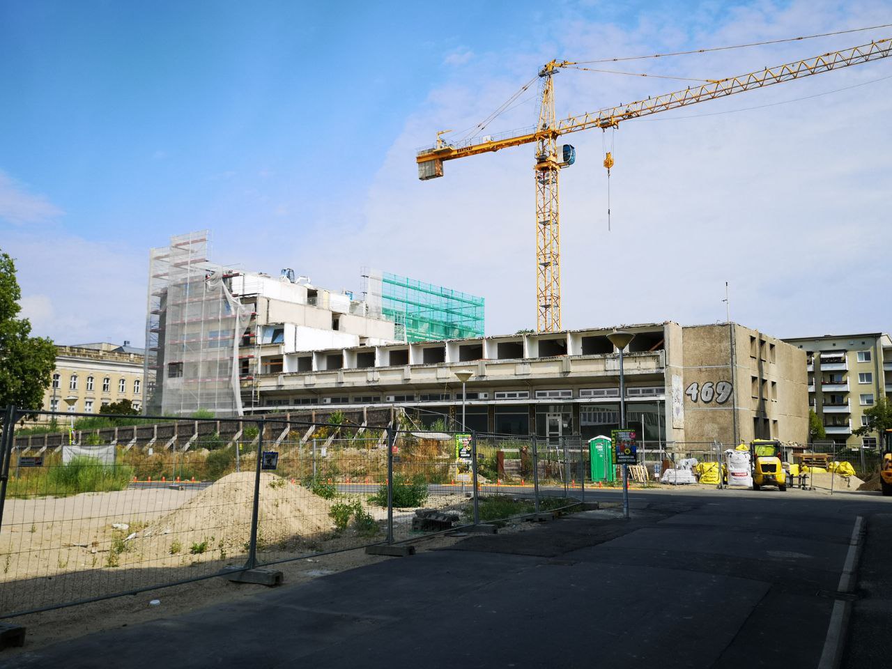 Abriss des Staudenhof-Wohnblockes in der Potsdamer Innenstadt