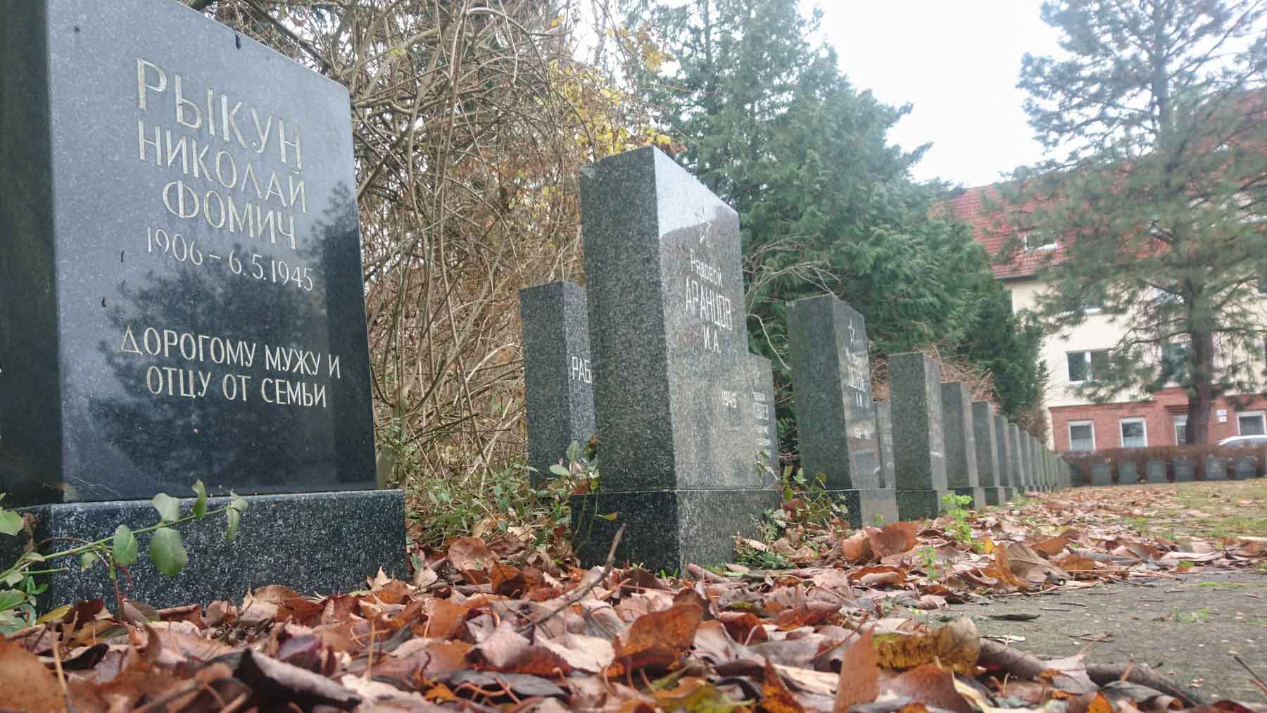 Sowjetische Soldatengräber Rathenow