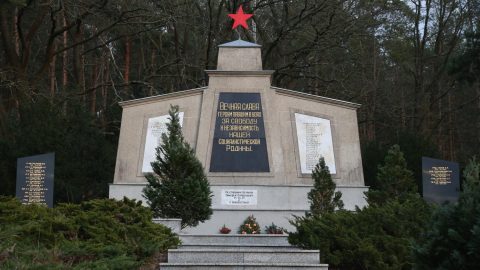sowjetischer ehrenfriedhof grünheide mark brandenburg