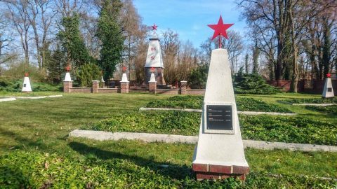 sowjetischer ehrenfriedhof in beeskow (landkreis oder-spree)